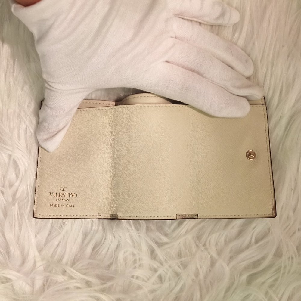 VGUC Valentino Garavani Rockstud Compact Wallet (w/ Auth, Care & RFID Cards) - Picture 9 of 12